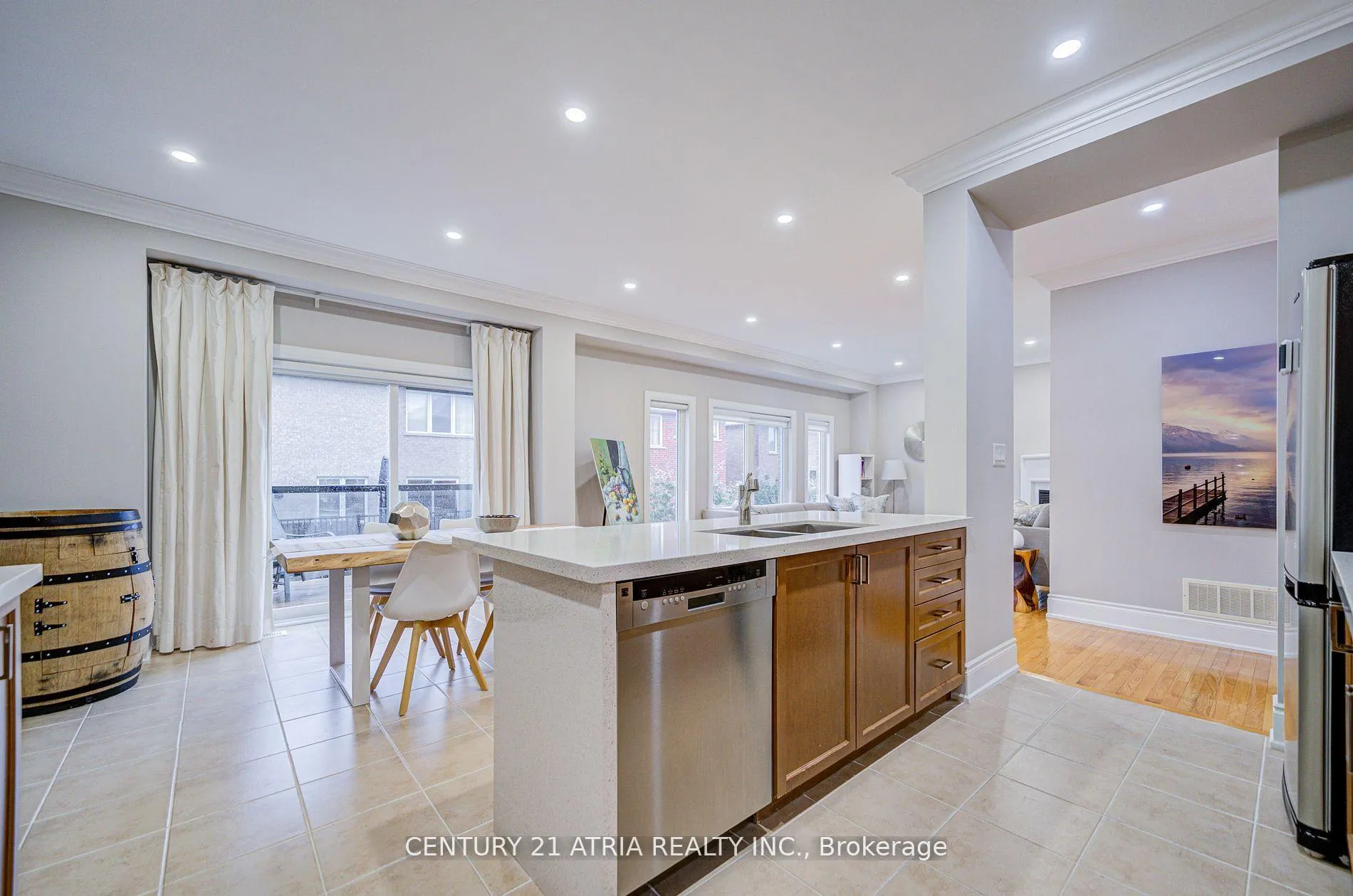 Photo 20 of 21 Haven Road, Vaughan, Patterson — HOMEH