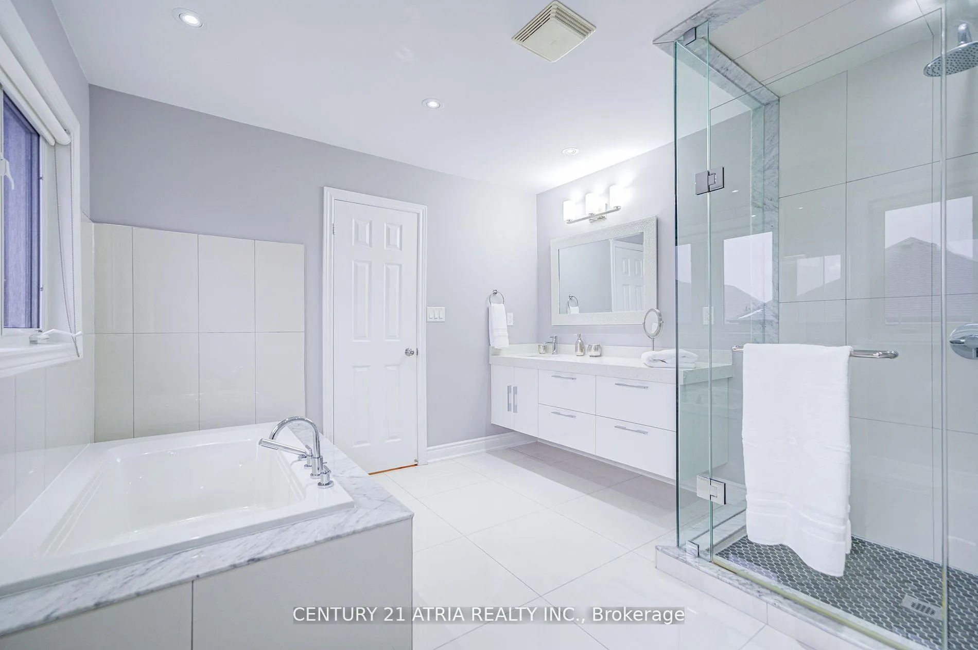 Photo 26 of 21 Haven Road, Vaughan, Patterson — HOMEH