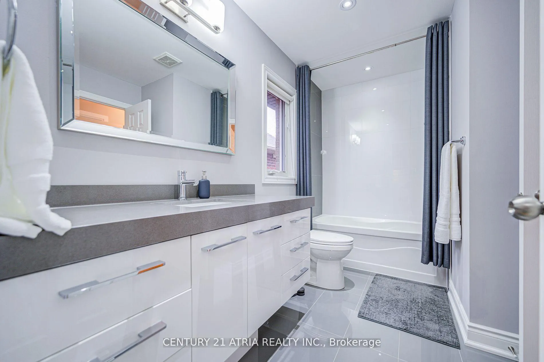Photo 28 of 21 Haven Road, Vaughan, Patterson — HOMEH