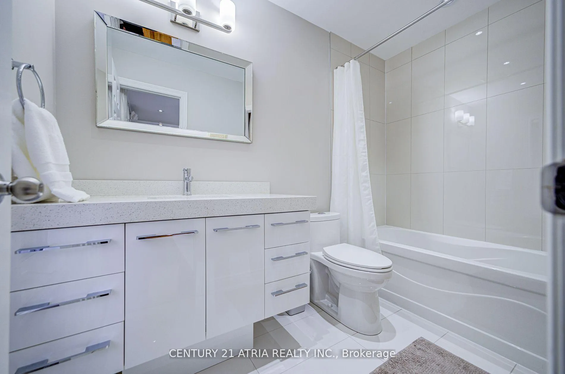 Photo 30 of 21 Haven Road, Vaughan, Patterson — HOMEH