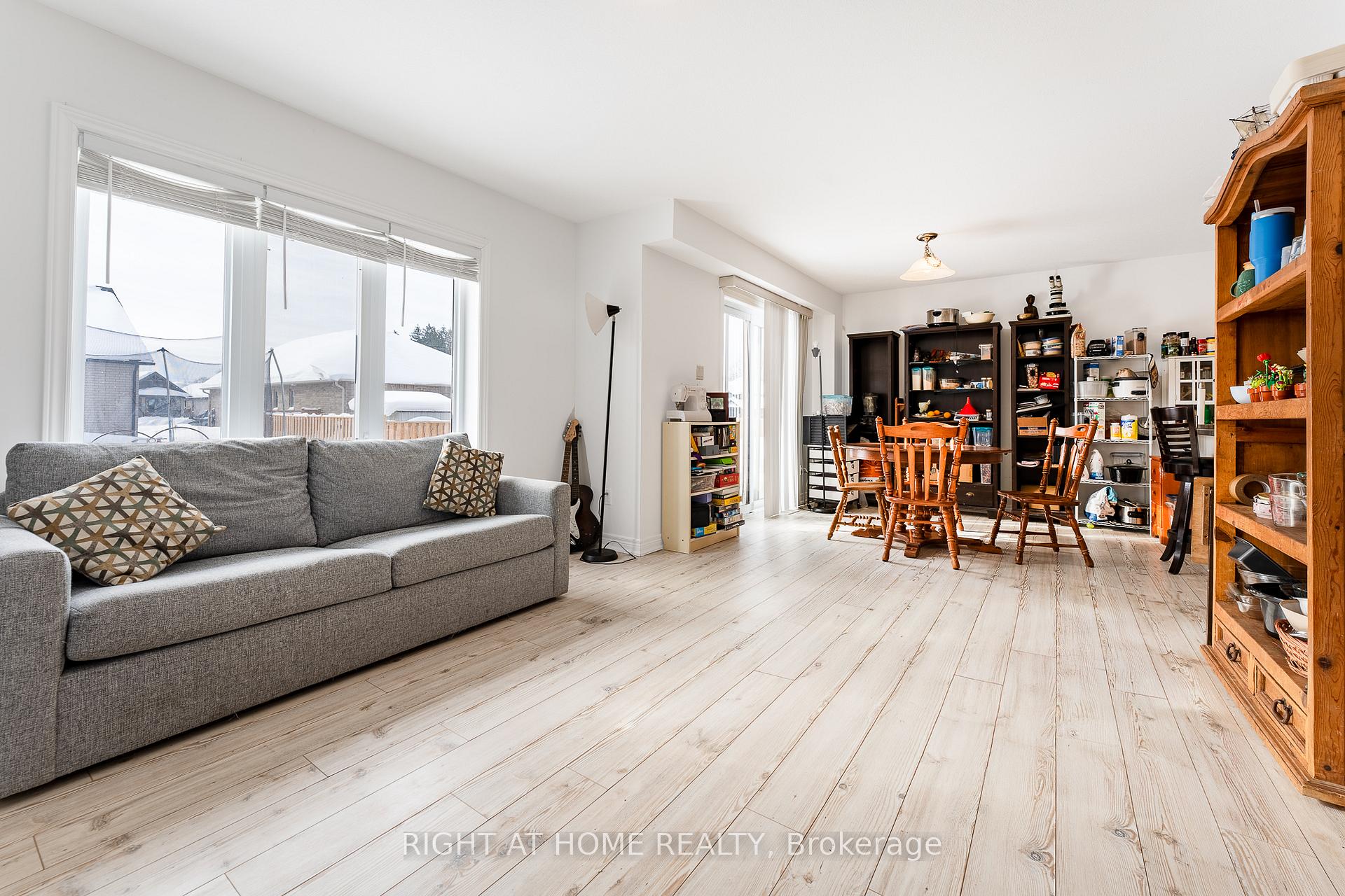 Photo 6 of 211 Jackson Street E, West Grey — HOMEH