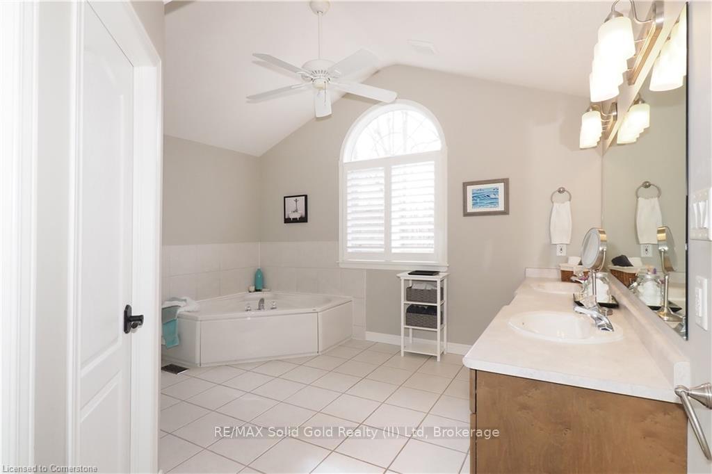 Photo 27 of 769 Chesapeake Drive, Waterloo — HOMEH
