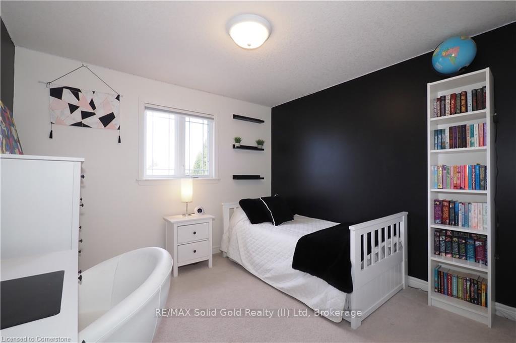 Photo 33 of 769 Chesapeake Drive, Waterloo — HOMEH