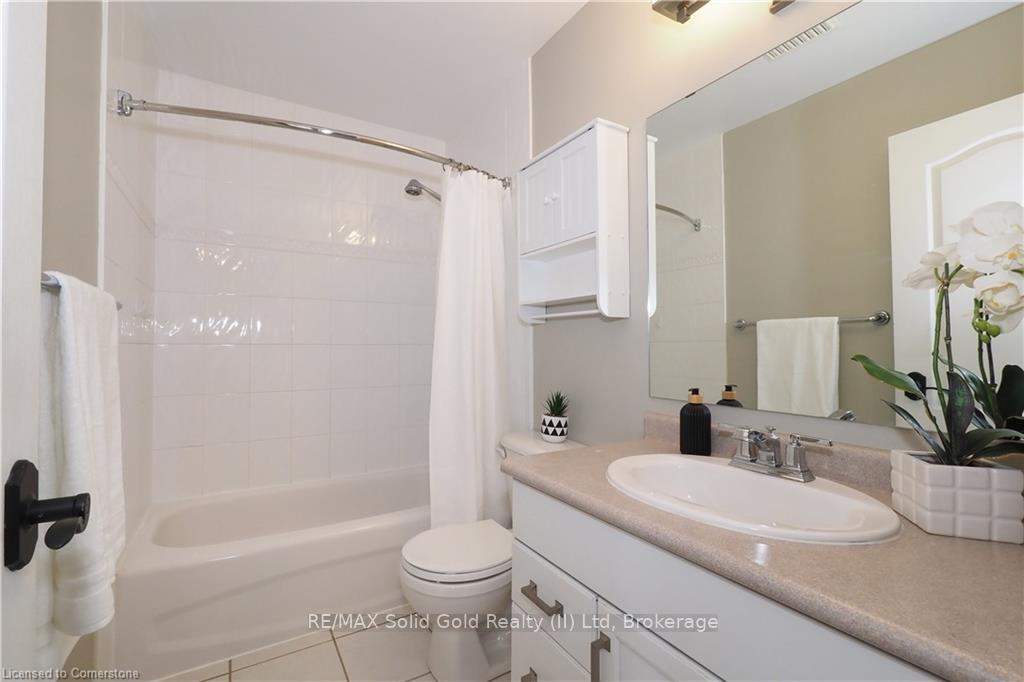 Photo 34 of 769 Chesapeake Drive, Waterloo — HOMEH