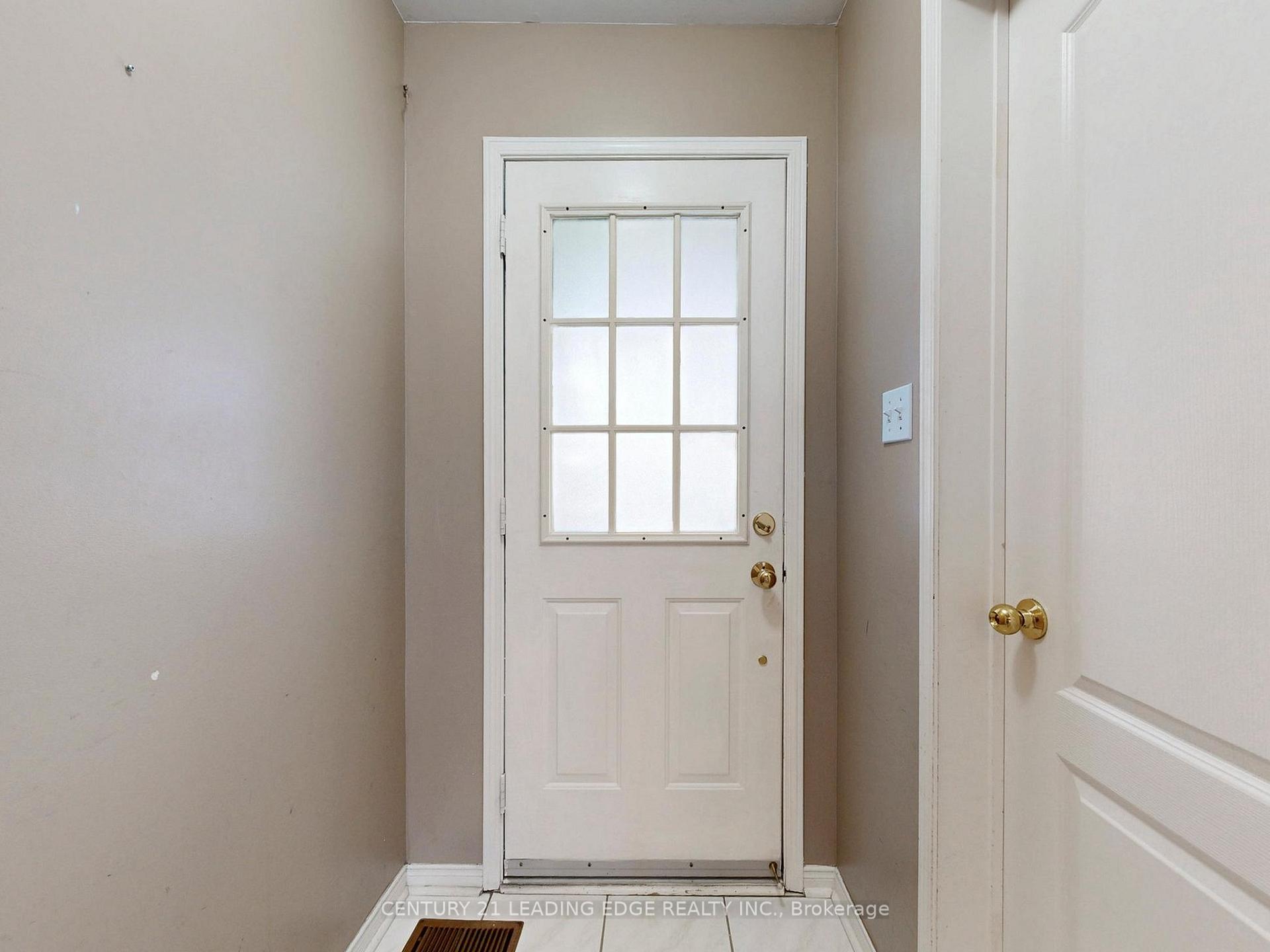 Photo 16 of 41 Telegraph Drive, Whitby, Williamsburg — HOMEH