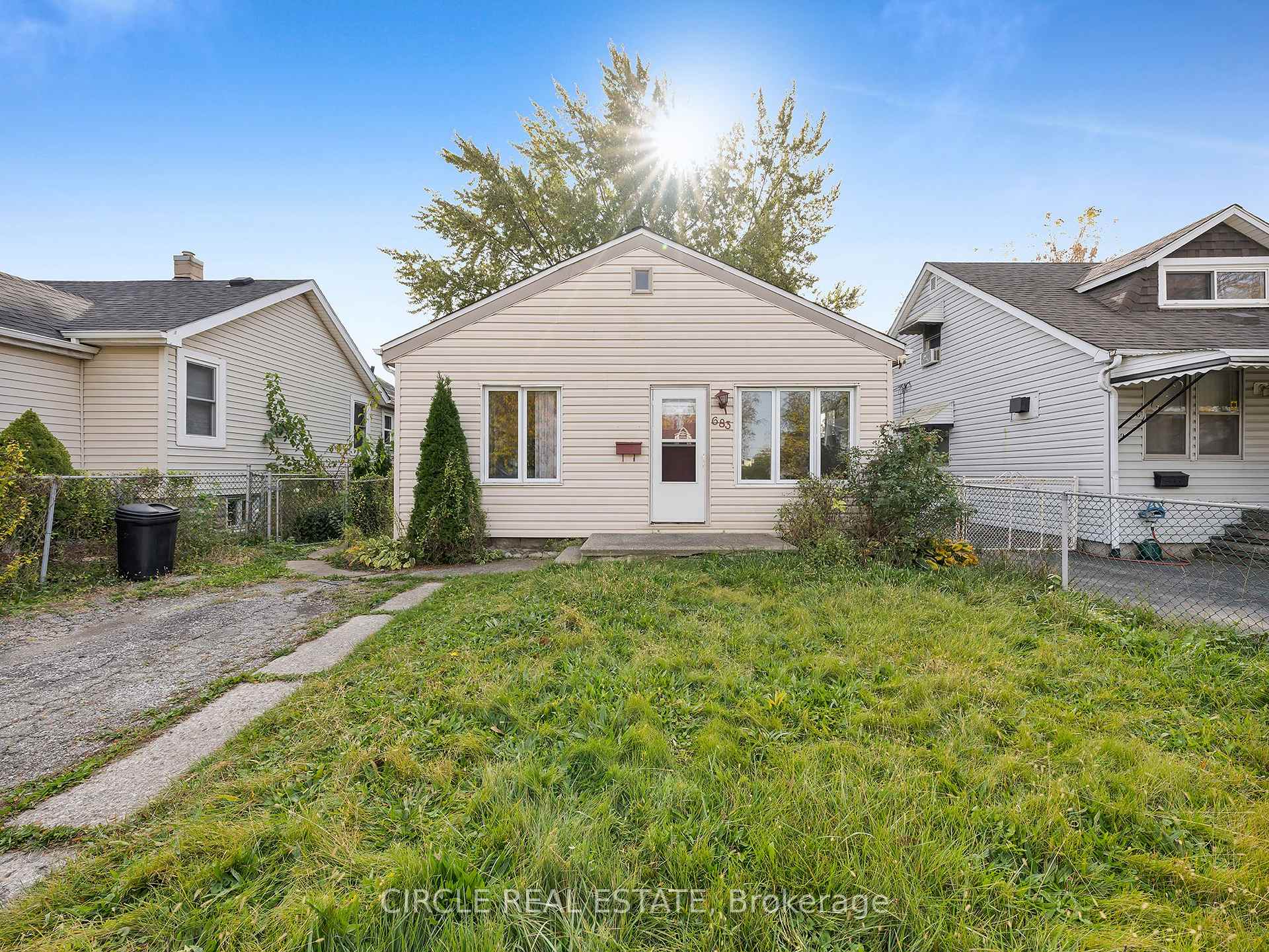 Photo 2 of 683 Stanley Street, Windsor — HOMEH