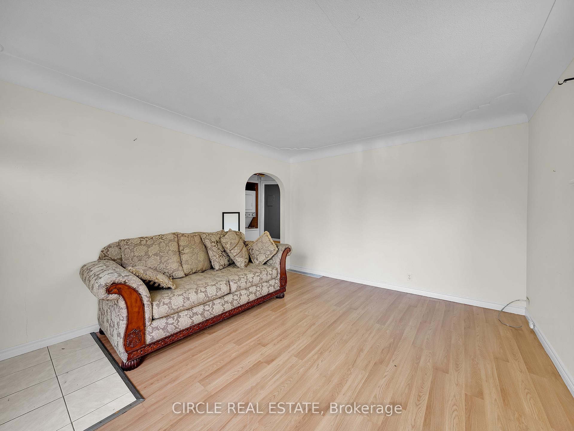 Photo 4 of 683 Stanley Street, Windsor — HOMEH