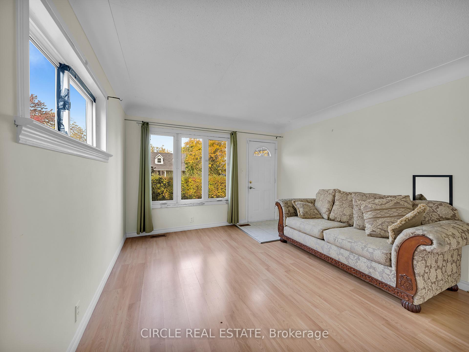 Photo 5 of 683 Stanley Street, Windsor — HOMEH