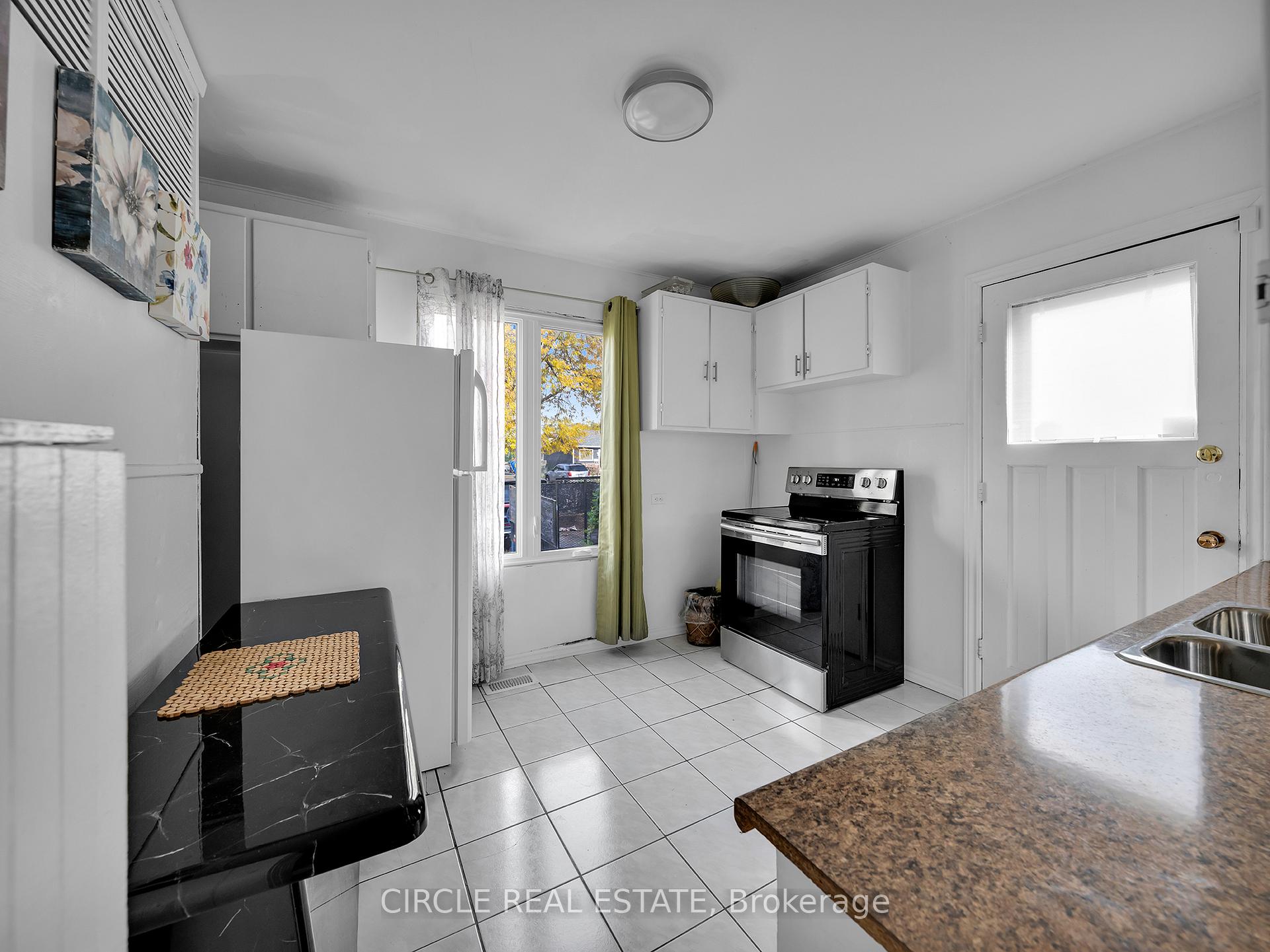 Photo 7 of 683 Stanley Street, Windsor — HOMEH