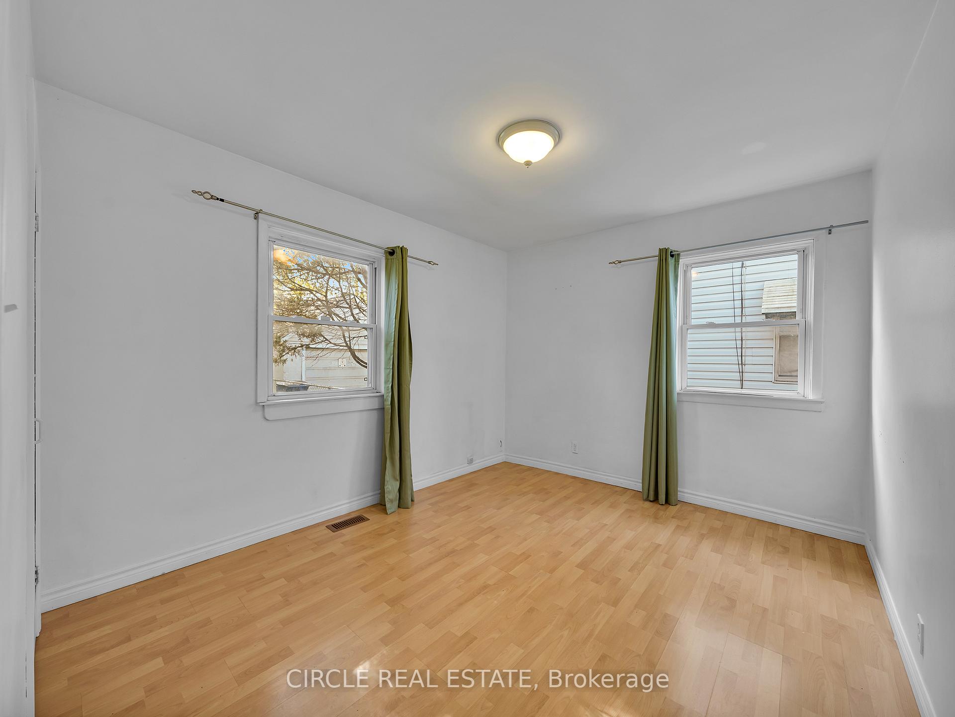 Photo 10 of 683 Stanley Street, Windsor — HOMEH