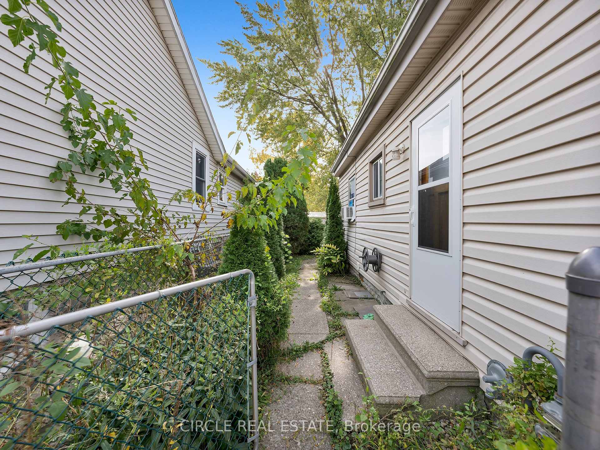 Photo 21 of 683 Stanley Street, Windsor — HOMEH