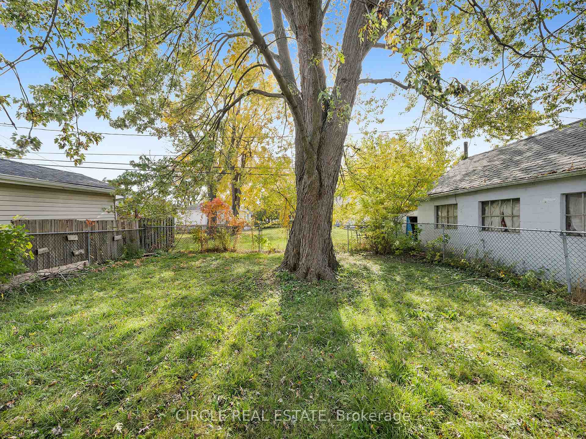 Photo 23 of 683 Stanley Street, Windsor — HOMEH