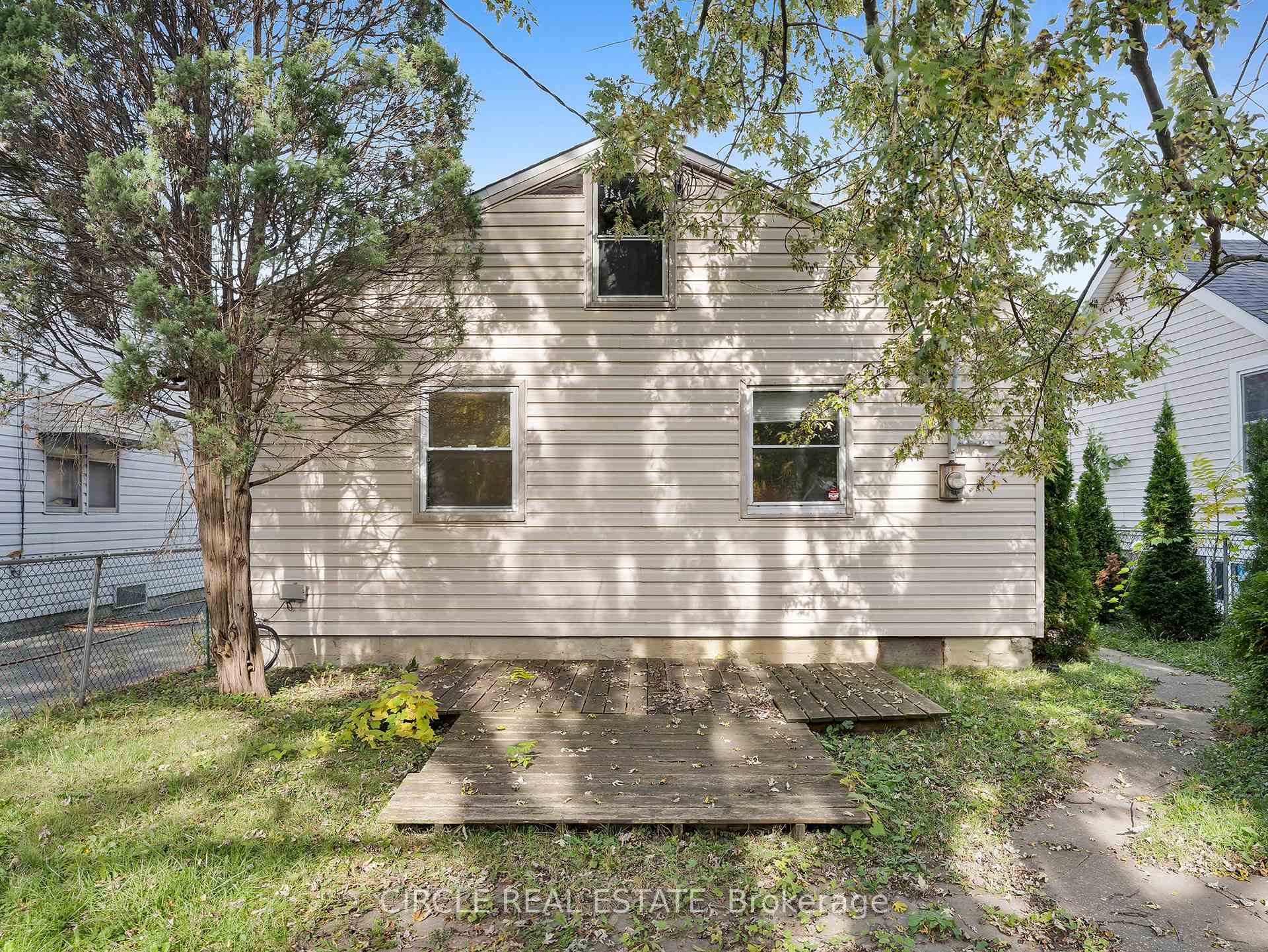 Photo 25 of 683 Stanley Street, Windsor — HOMEH