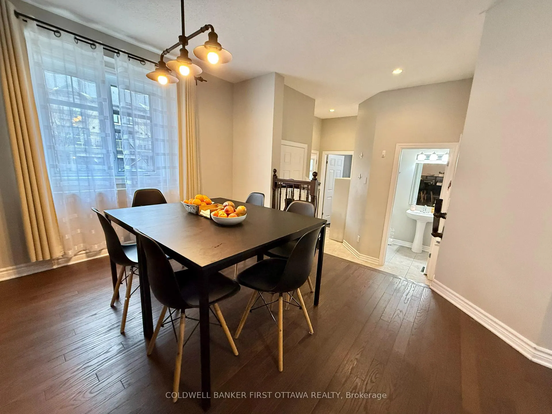 Photo 6 of 300 Tourmaline Crescent, Ottawa, Barrhaven - Strandherd — HOMEH