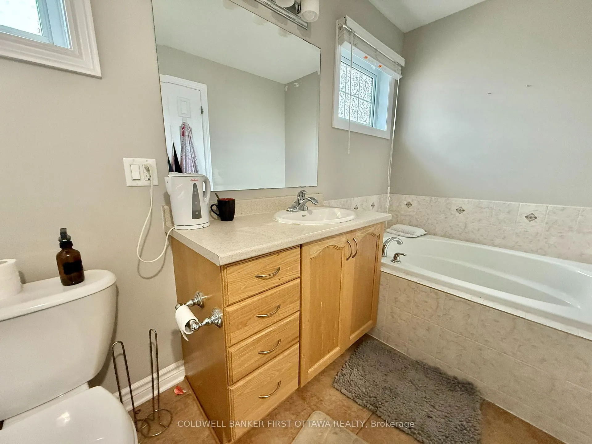 Photo 11 of 300 Tourmaline Crescent, Ottawa, Barrhaven - Strandherd — HOMEH