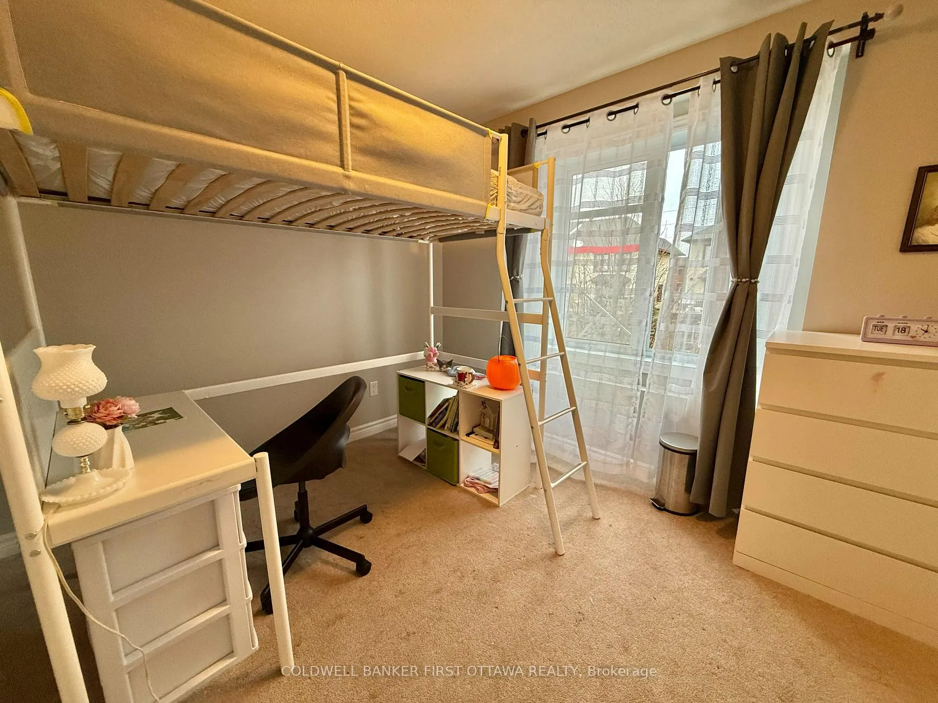 Photo 15 of 300 Tourmaline Crescent, Ottawa, Barrhaven - Strandherd — HOMEH