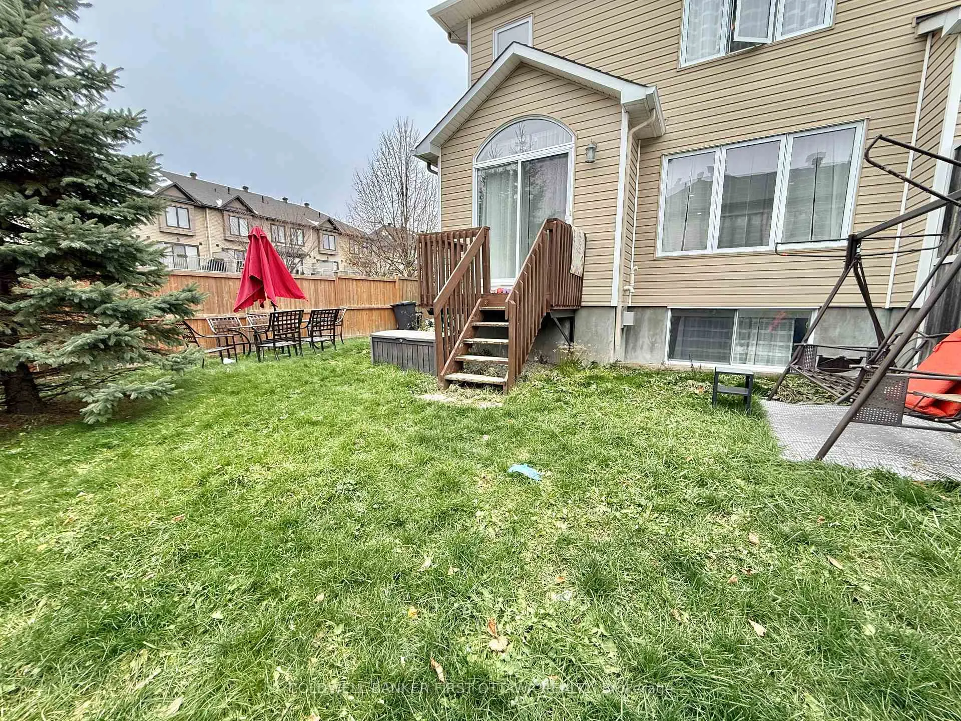 Photo 17 of 300 Tourmaline Crescent, Ottawa, Barrhaven - Strandherd — HOMEH