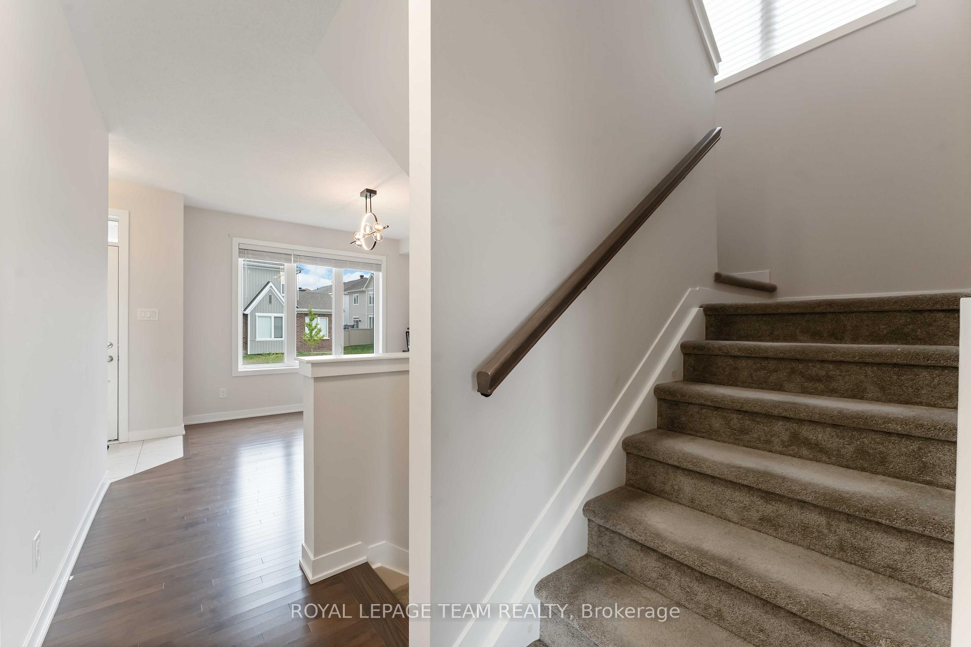 Photo 8 of 3040 Travertine Way, Ottawa, Barrhaven - Half Moon Bay — HOMEH