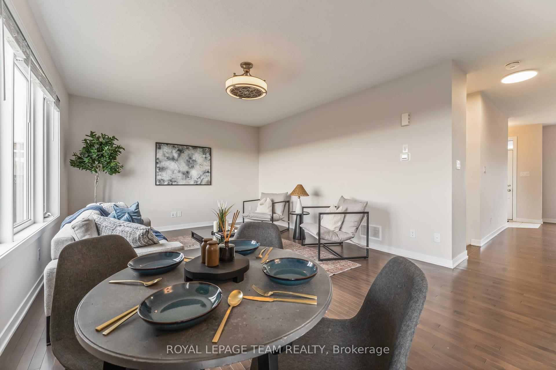 Photo 9 of 3040 Travertine Way, Ottawa, Barrhaven - Half Moon Bay — HOMEH
