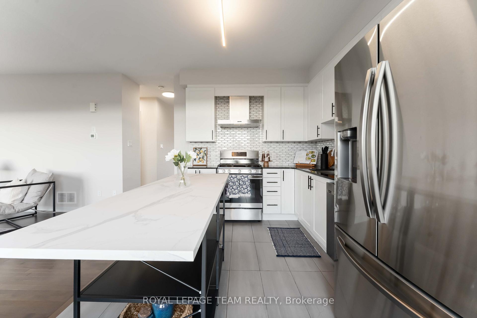Photo 11 of 3040 Travertine Way, Ottawa, Barrhaven - Half Moon Bay — HOMEH