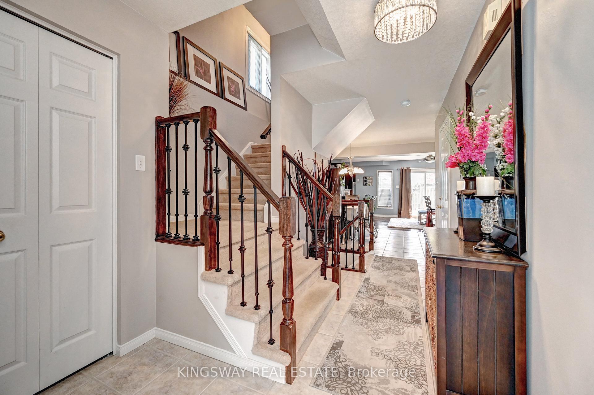 Photo 5 of 747 Butternut Avenue, Waterloo — HOMEH