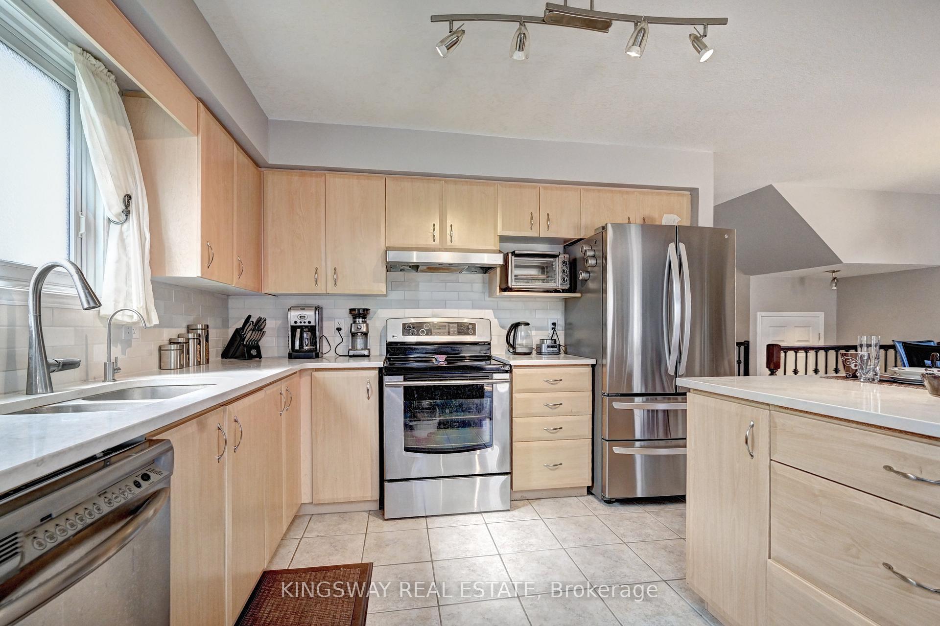 Photo 11 of 747 Butternut Avenue, Waterloo — HOMEH