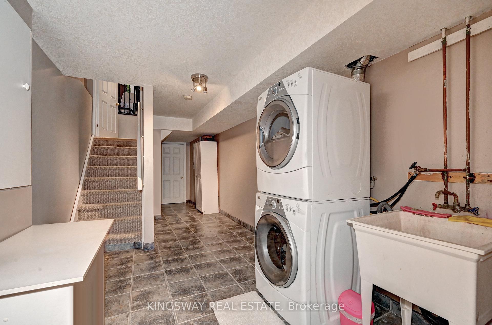 Photo 15 of 747 Butternut Avenue, Waterloo — HOMEH