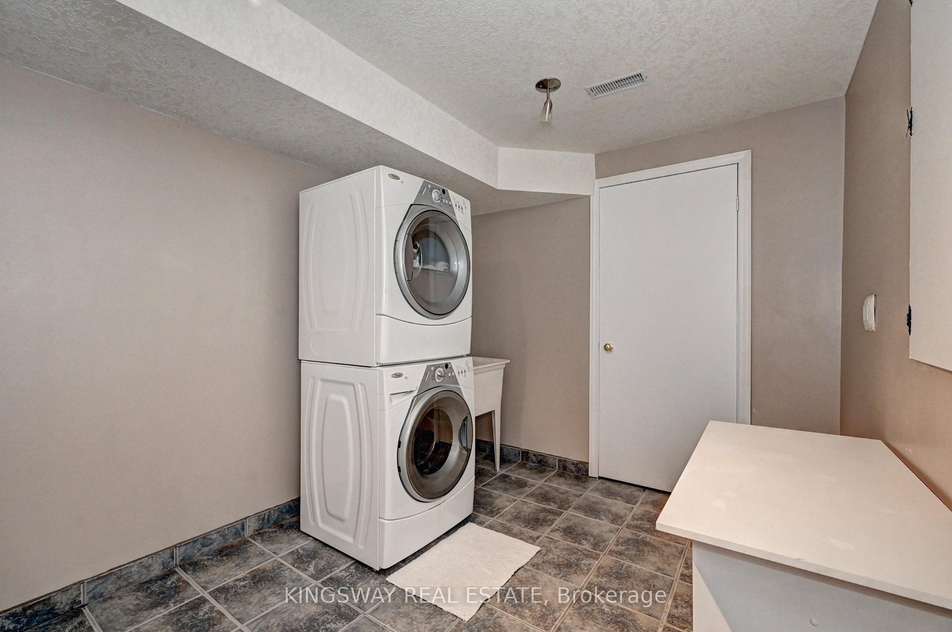 Photo 16 of 747 Butternut Avenue, Waterloo — HOMEH