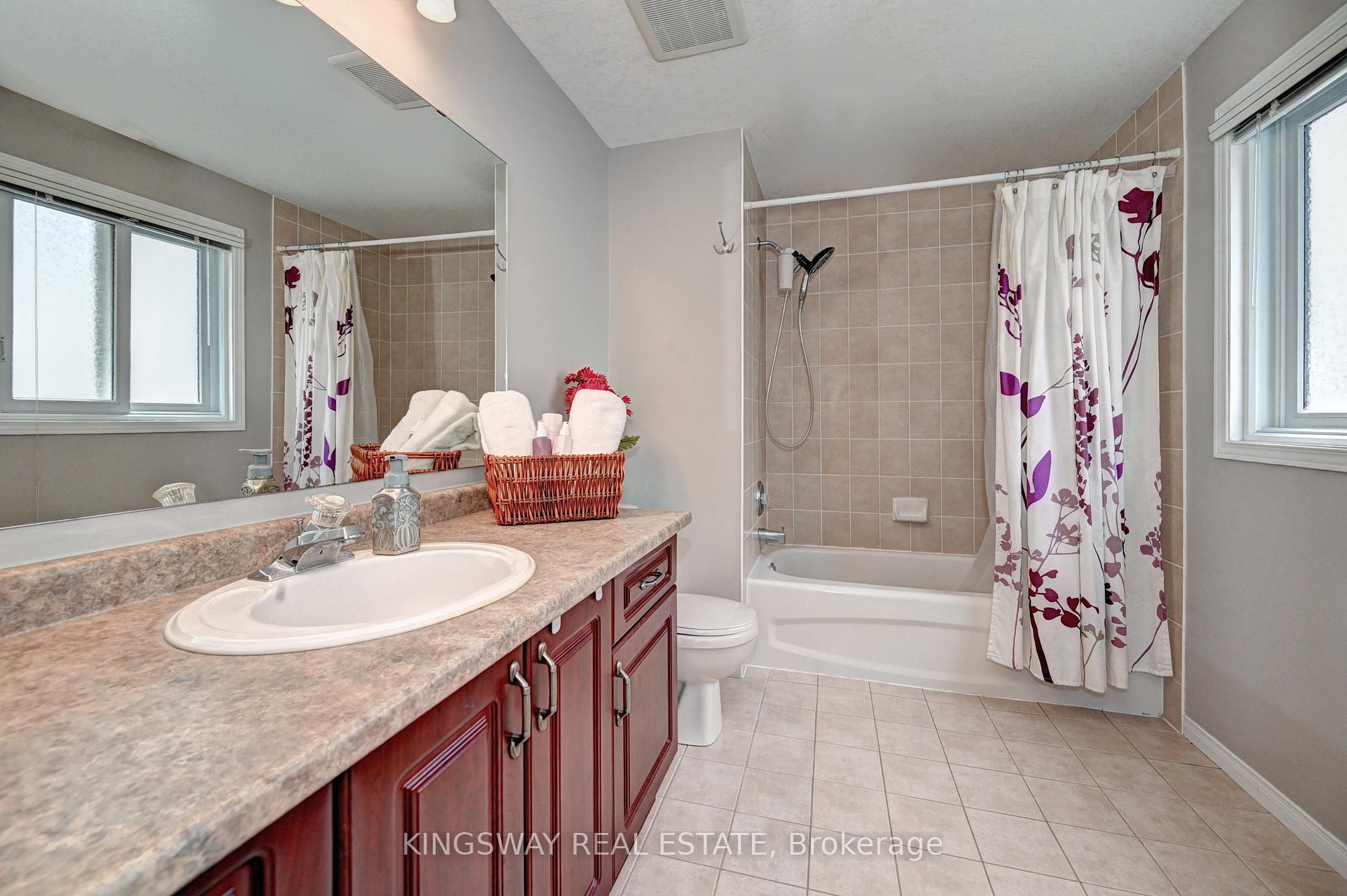 Photo 20 of 747 Butternut Avenue, Waterloo — HOMEH
