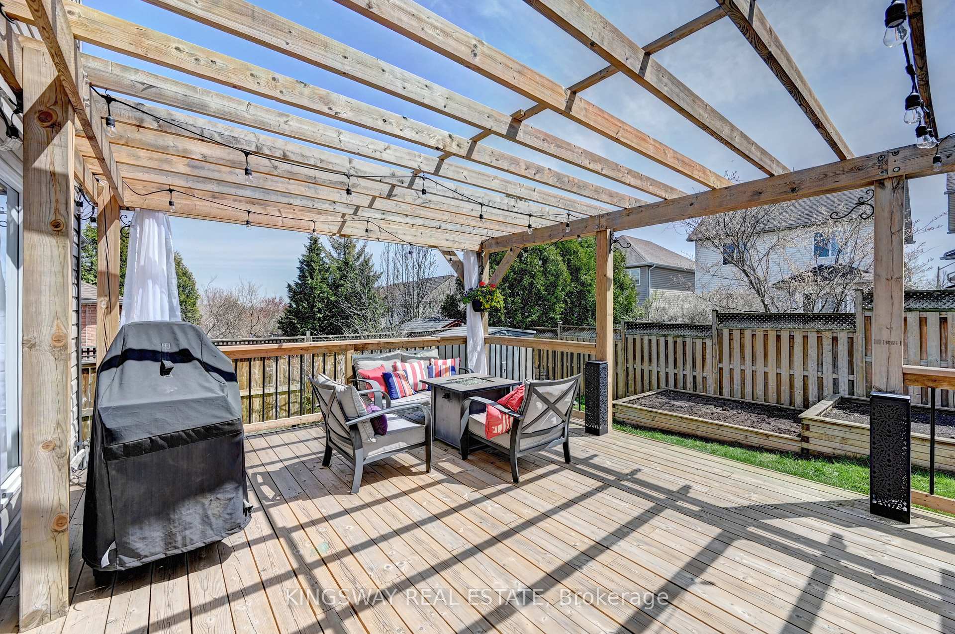 Photo 30 of 747 Butternut Avenue, Waterloo — HOMEH