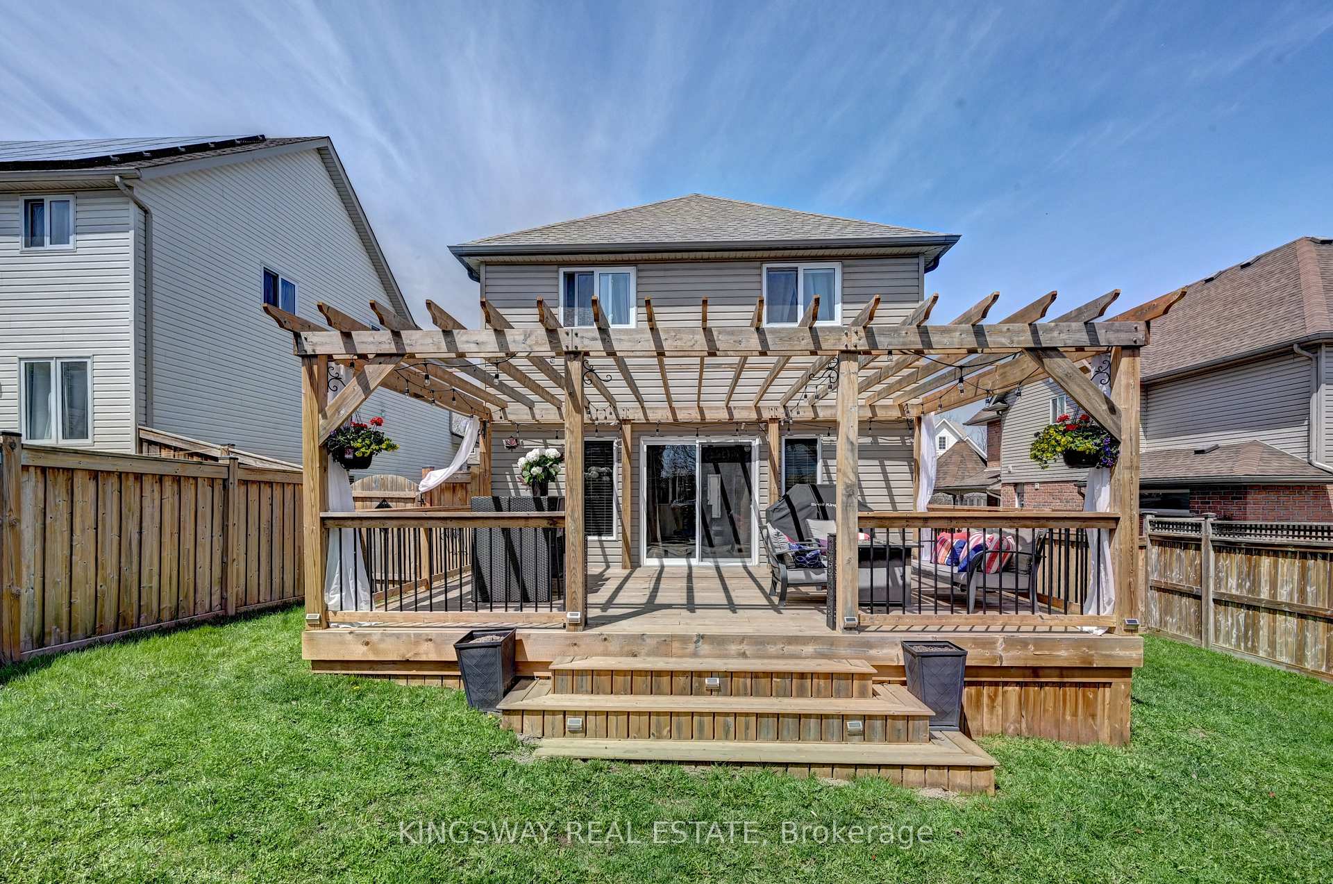Photo 32 of 747 Butternut Avenue, Waterloo — HOMEH