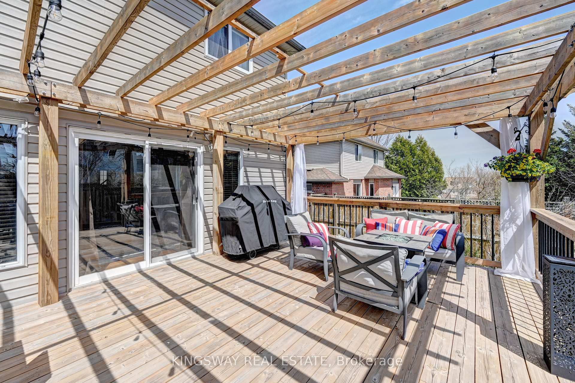 Photo 34 of 747 Butternut Avenue, Waterloo — HOMEH