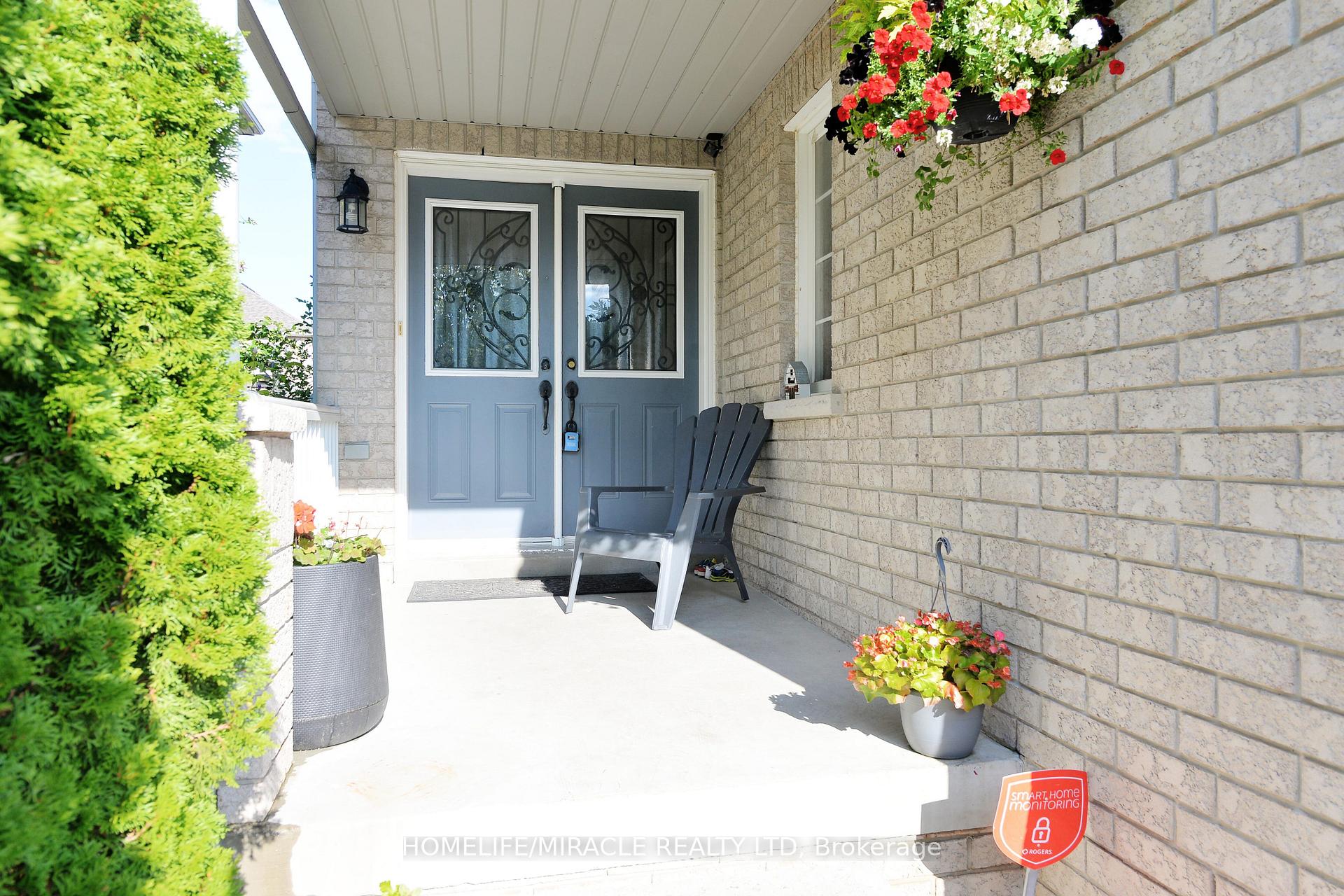 Photo 5 of 41 Cottage Crescent, Whitby, Rolling Acres — HOMEH