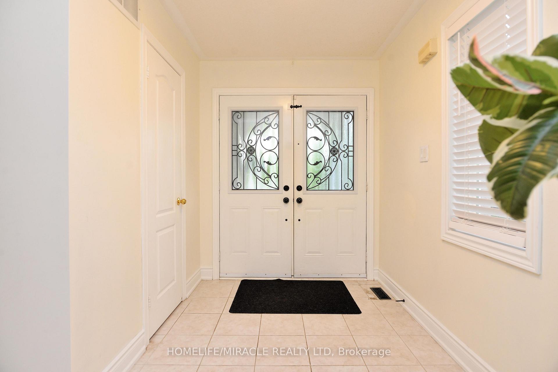 Photo 6 of 41 Cottage Crescent, Whitby, Rolling Acres — HOMEH