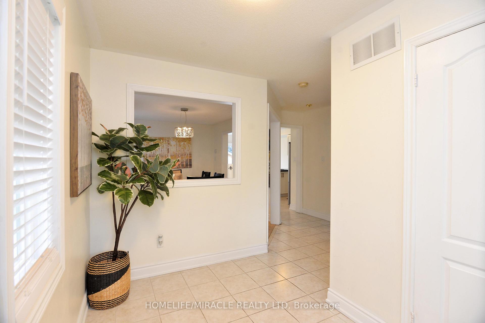 Photo 9 of 41 Cottage Crescent, Whitby, Rolling Acres — HOMEH