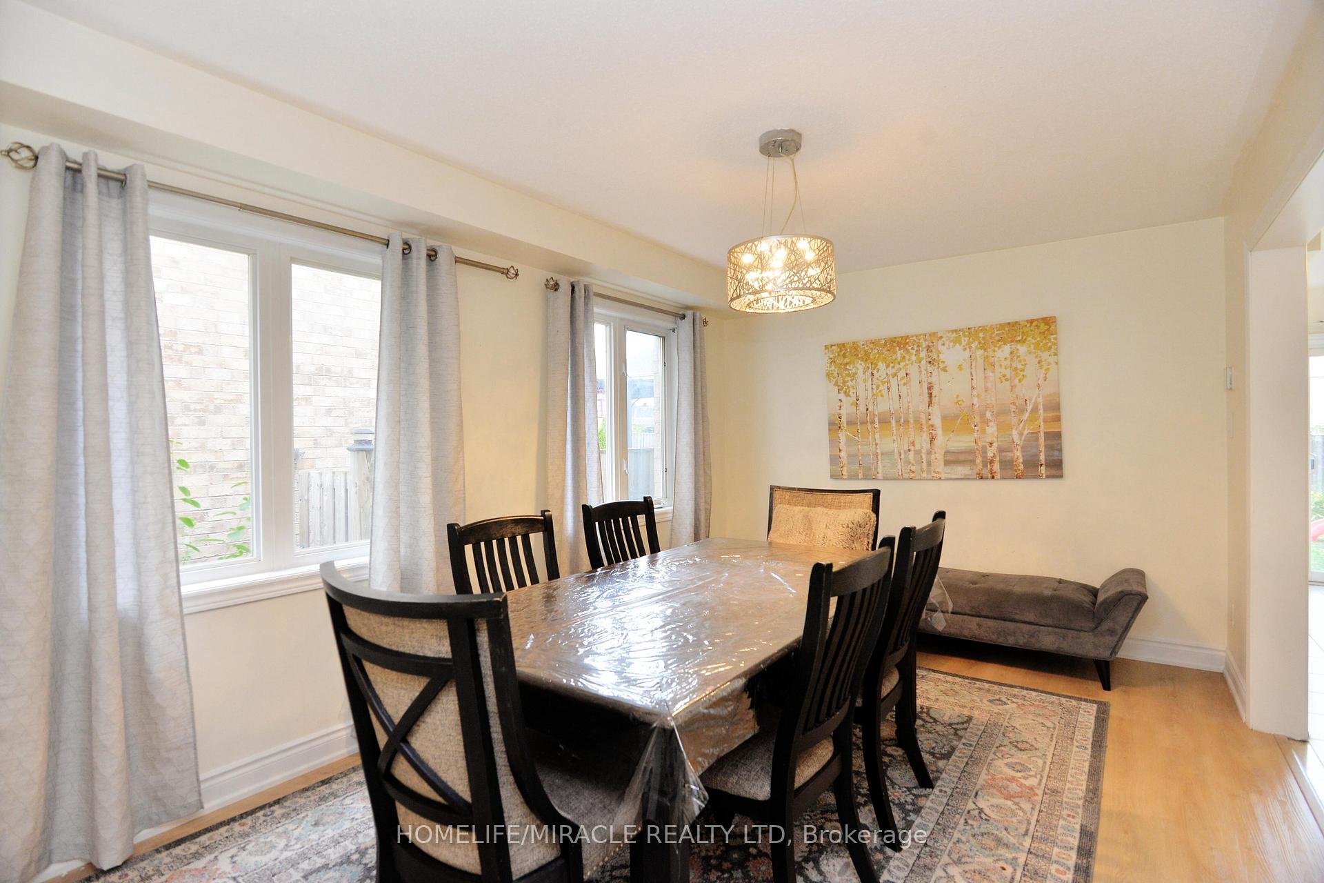 Photo 12 of 41 Cottage Crescent, Whitby, Rolling Acres — HOMEH