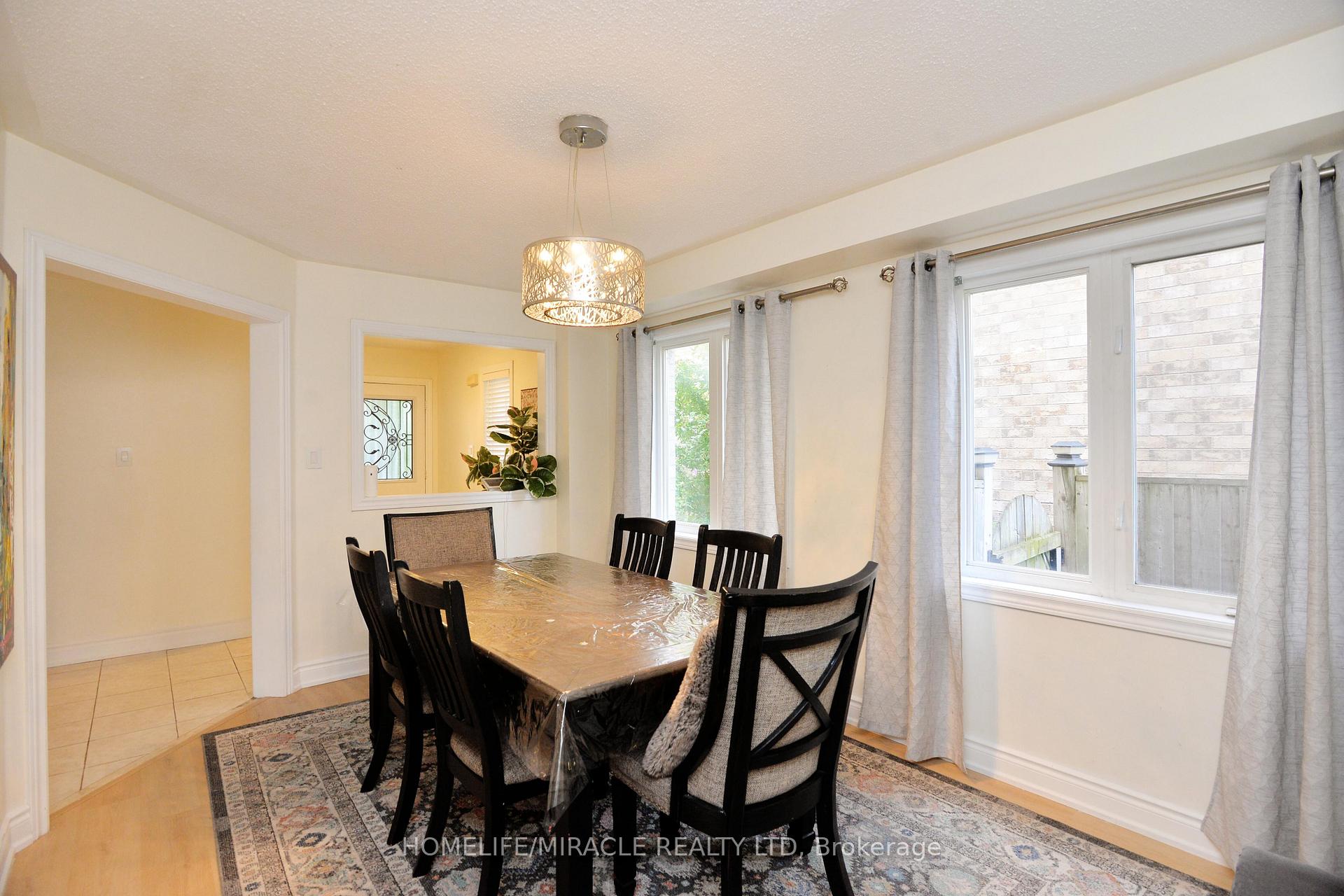 Photo 13 of 41 Cottage Crescent, Whitby, Rolling Acres — HOMEH