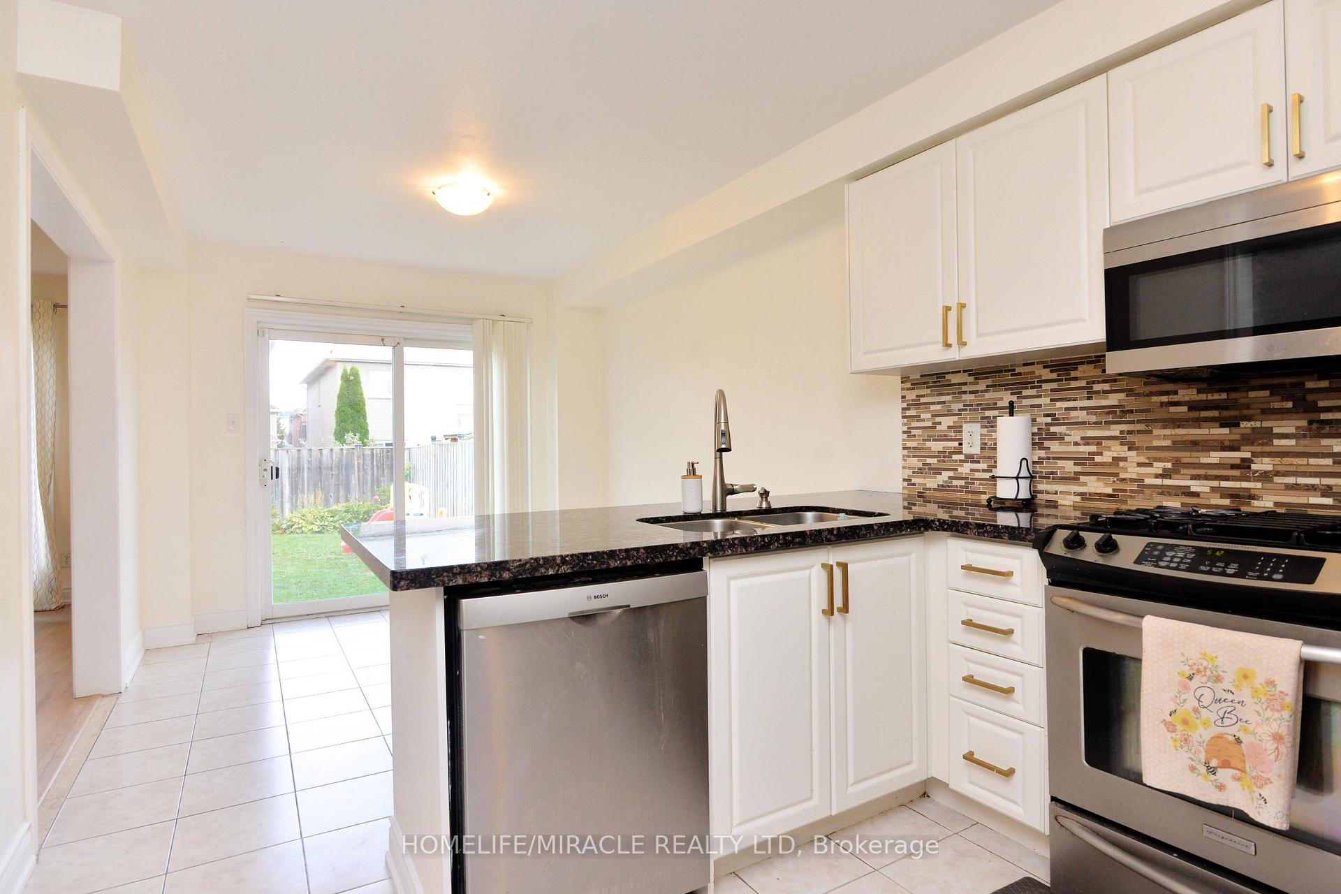 Photo 19 of 41 Cottage Crescent, Whitby, Rolling Acres — HOMEH