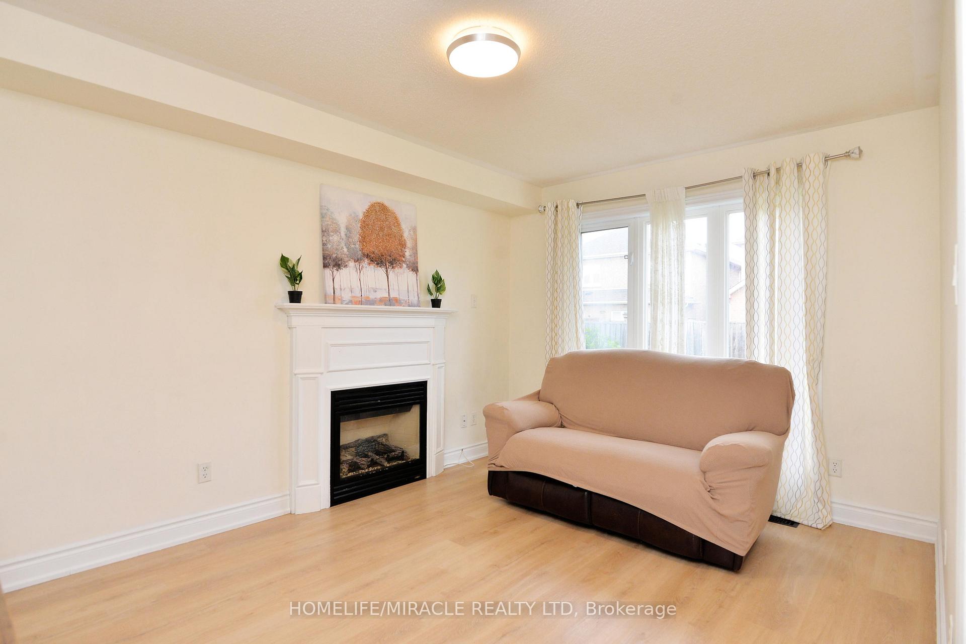 Photo 21 of 41 Cottage Crescent, Whitby, Rolling Acres — HOMEH