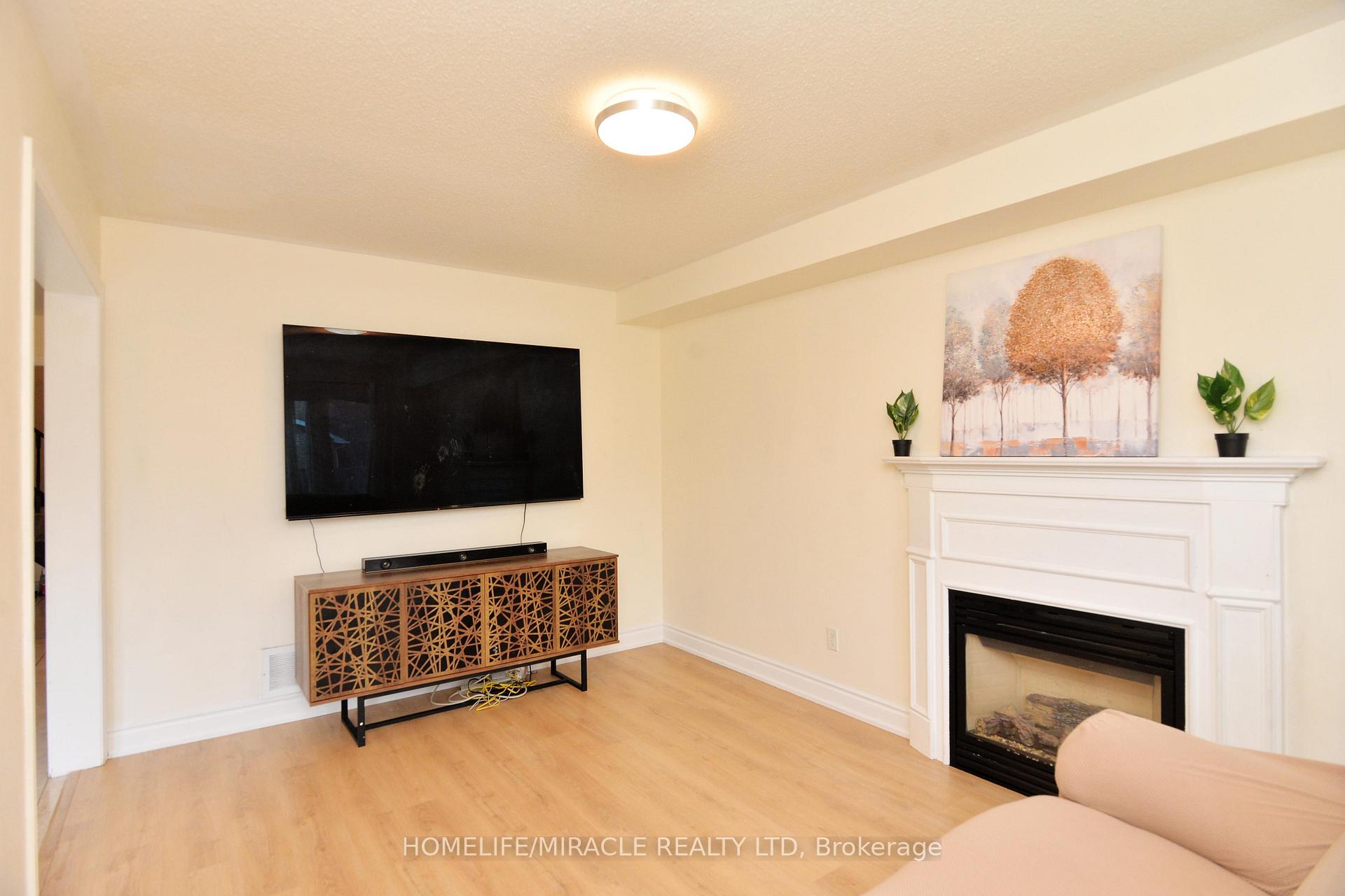 Photo 22 of 41 Cottage Crescent, Whitby, Rolling Acres — HOMEH
