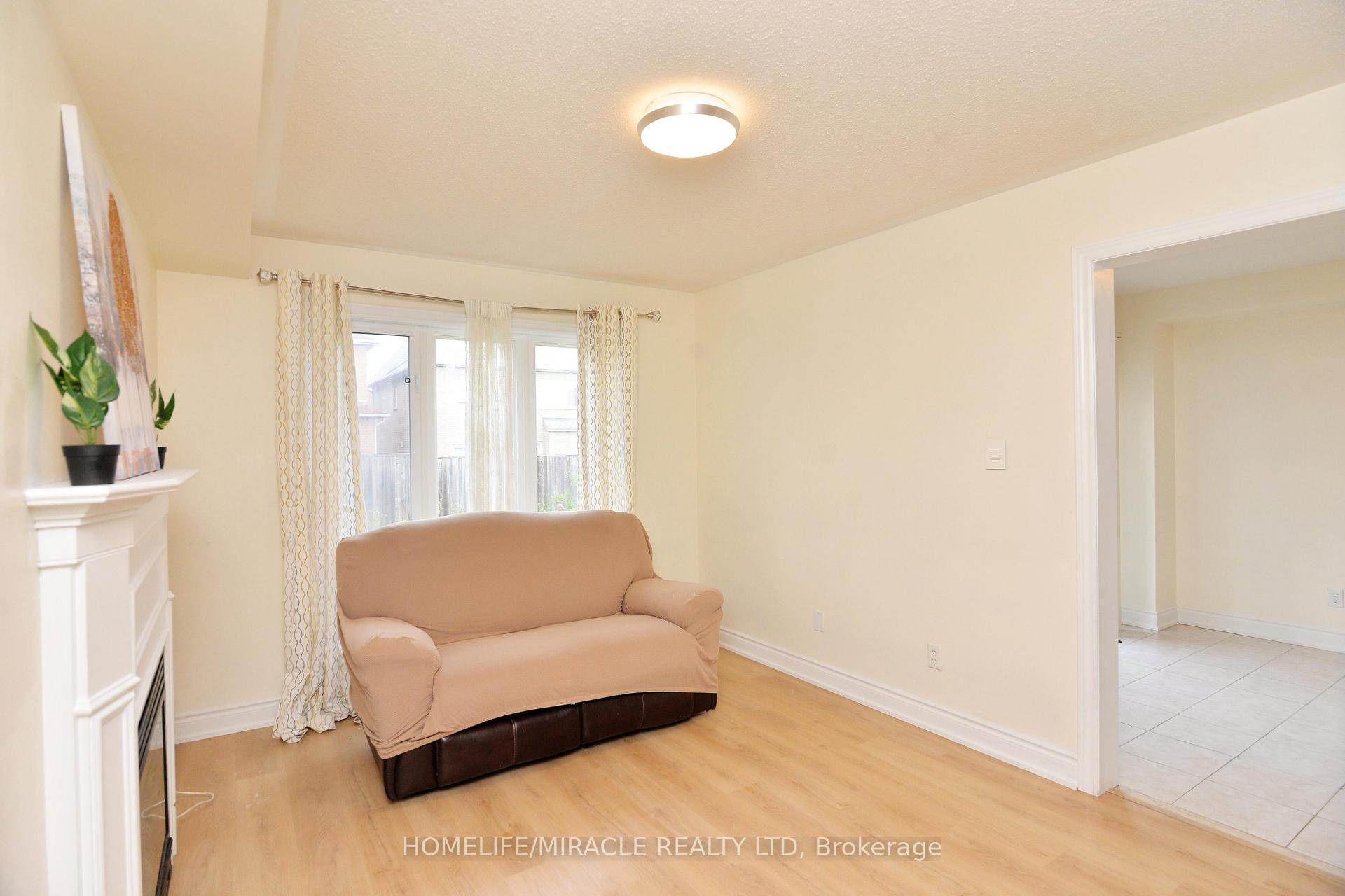 Photo 23 of 41 Cottage Crescent, Whitby, Rolling Acres — HOMEH