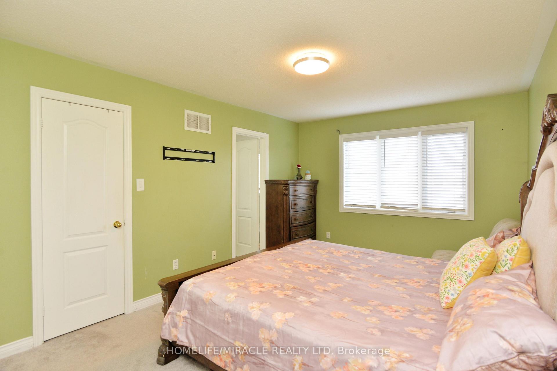 Photo 31 of 41 Cottage Crescent, Whitby, Rolling Acres — HOMEH