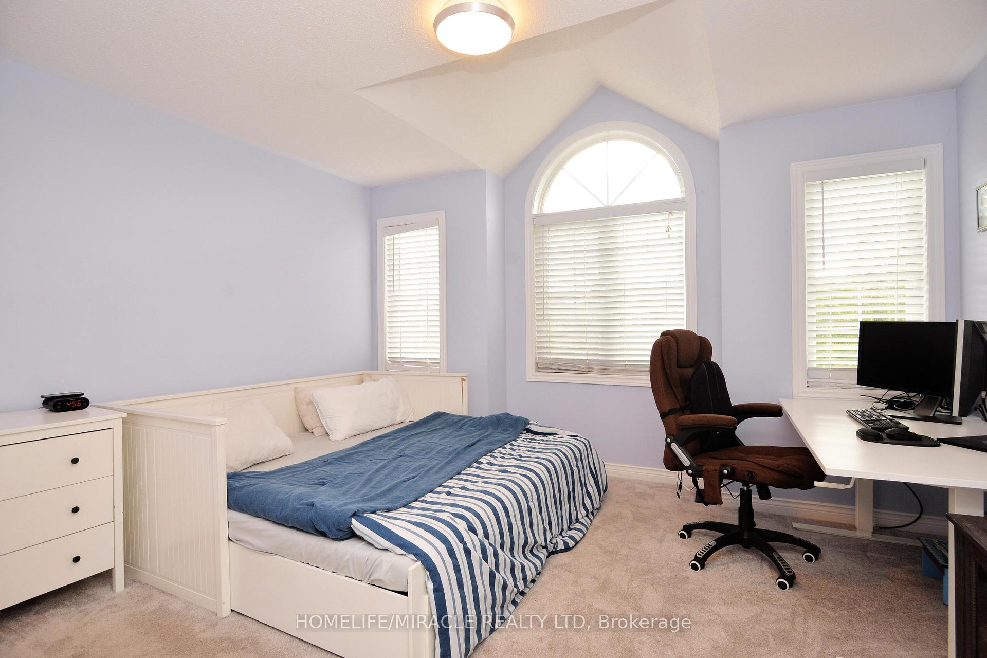Photo 35 of 41 Cottage Crescent, Whitby, Rolling Acres — HOMEH