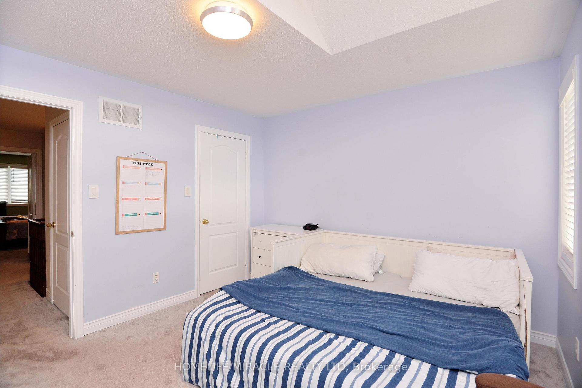 Photo 36 of 41 Cottage Crescent, Whitby, Rolling Acres — HOMEH
