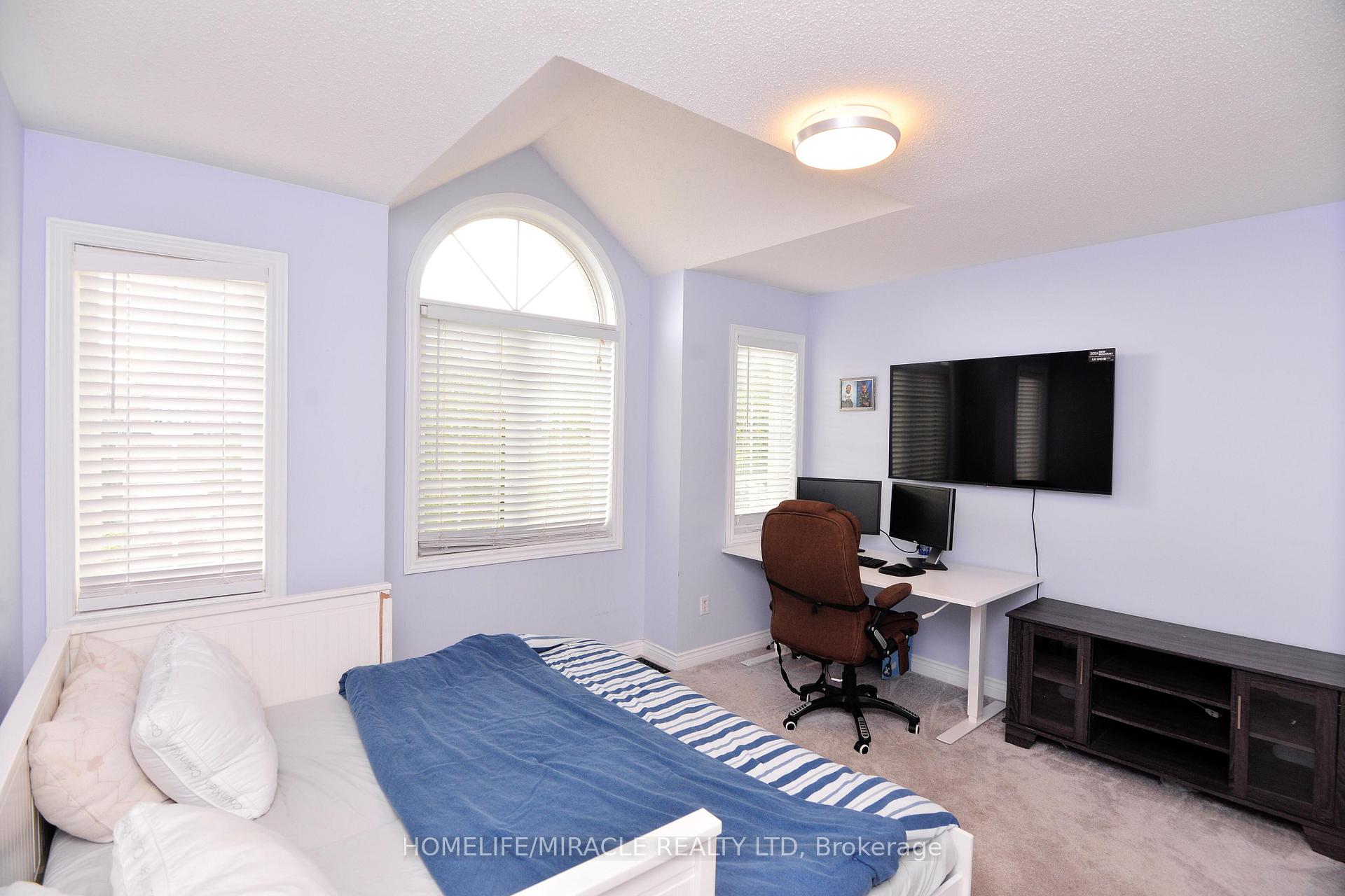 Photo 37 of 41 Cottage Crescent, Whitby, Rolling Acres — HOMEH