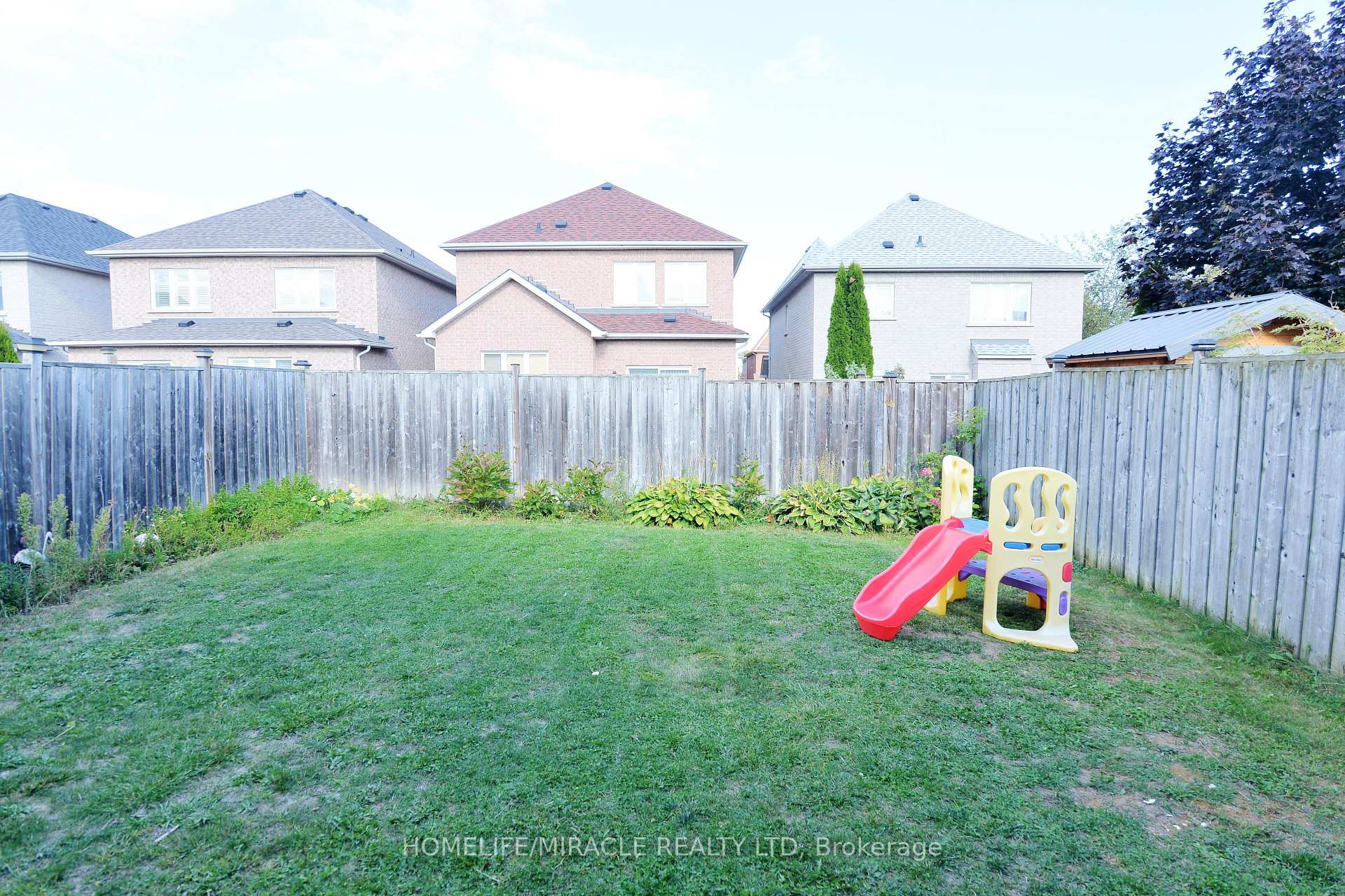 Photo 44 of 41 Cottage Crescent, Whitby, Rolling Acres — HOMEH