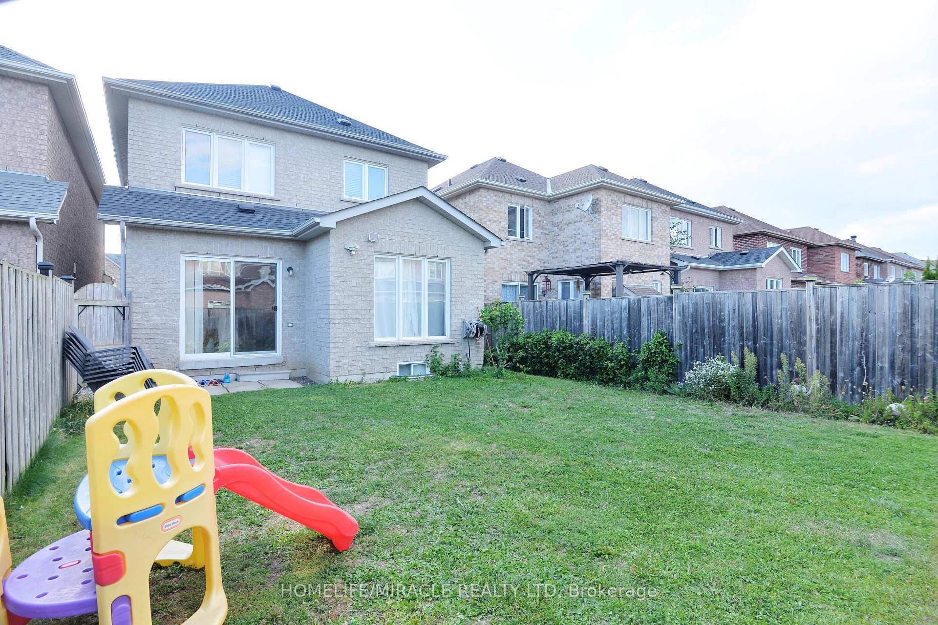 Photo 46 of 41 Cottage Crescent, Whitby, Rolling Acres — HOMEH