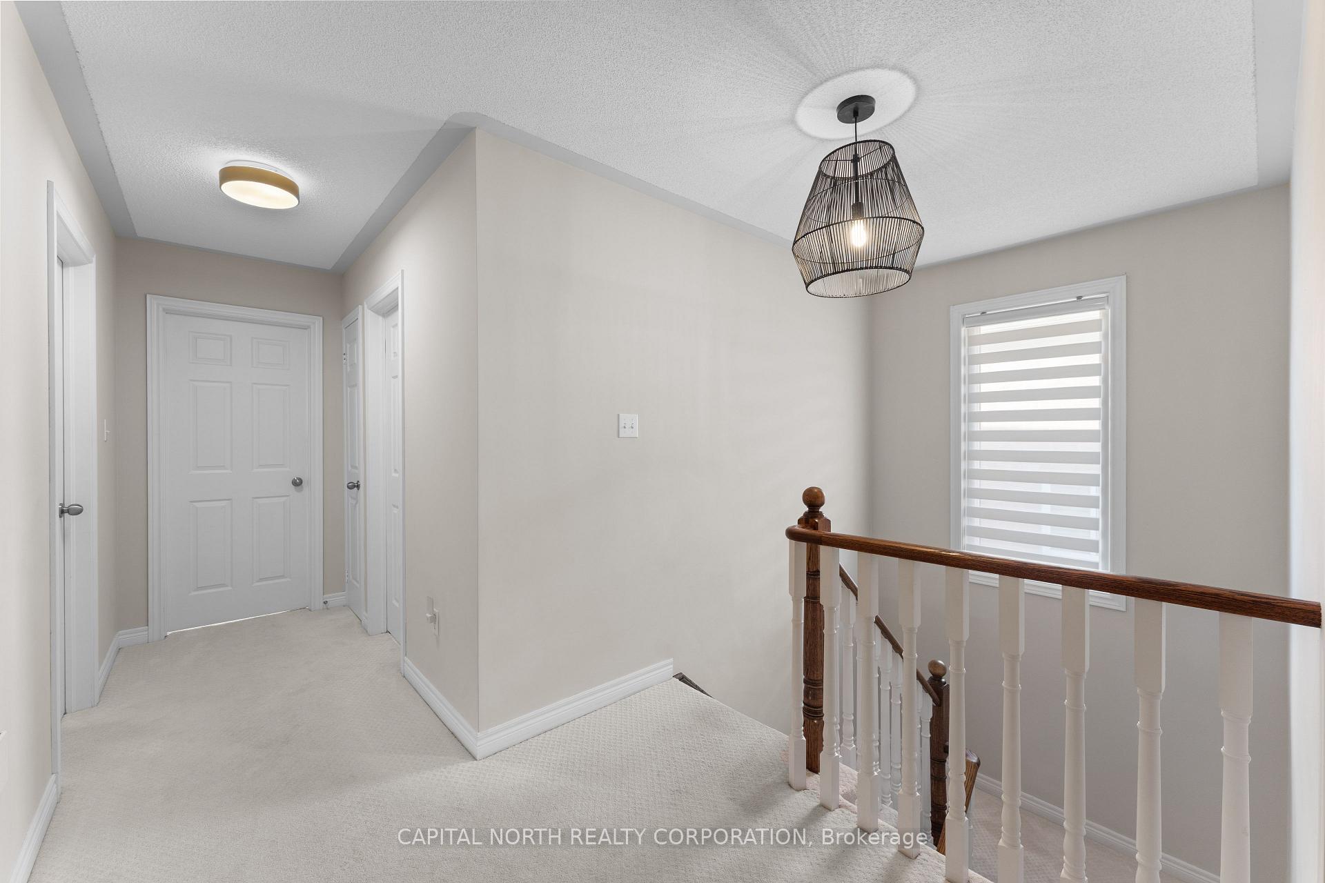 Photo 2 of 127 Baycliffe Drive, Whitby, Williamsburg — HOMEH