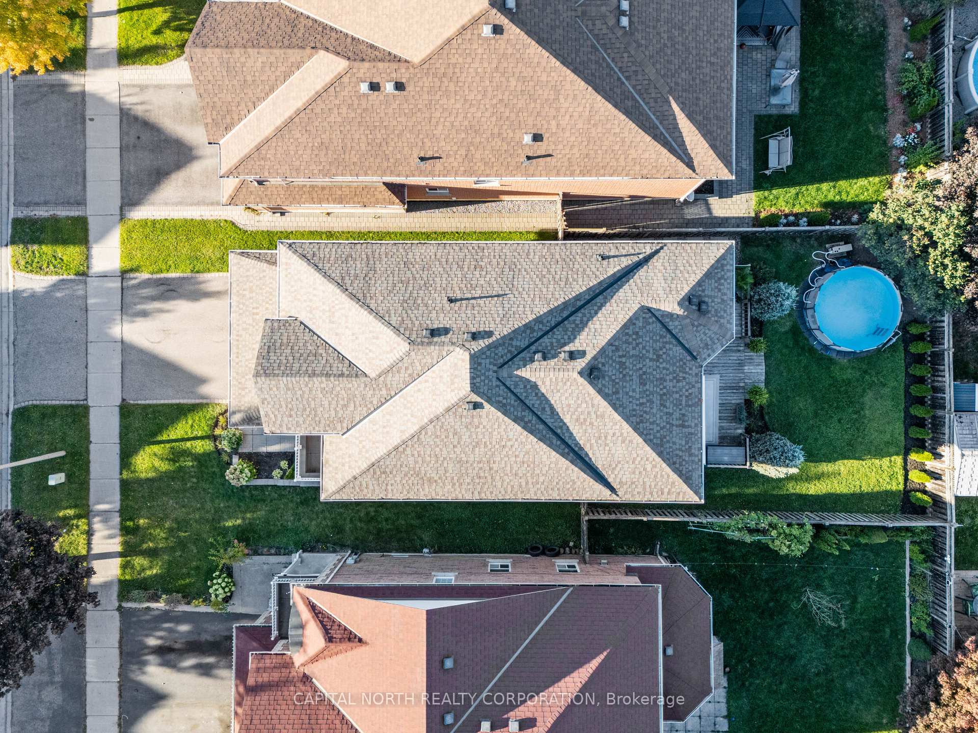 Photo 10 of 127 Baycliffe Drive, Whitby, Williamsburg — HOMEH