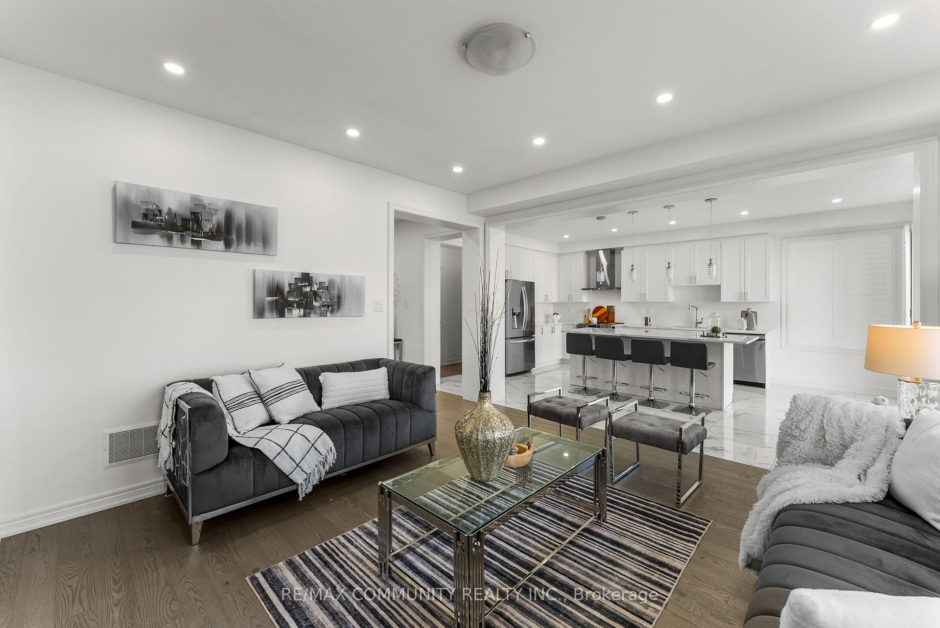 Photo 12 of 169 Auckland Drive, Whitby, Rural Whitby — HOMEH